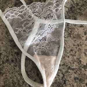 White lace thong t back g string medium